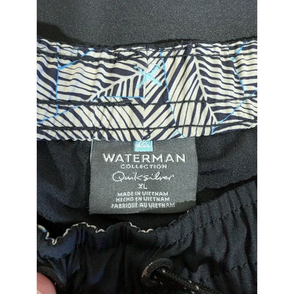 Men’s QUIKSILVER Swim Trunks Waterman Collection Size XL Black